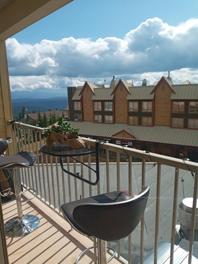 Village Center 2 Bedroom Condo Big White Ski Resort Экстерьер фото