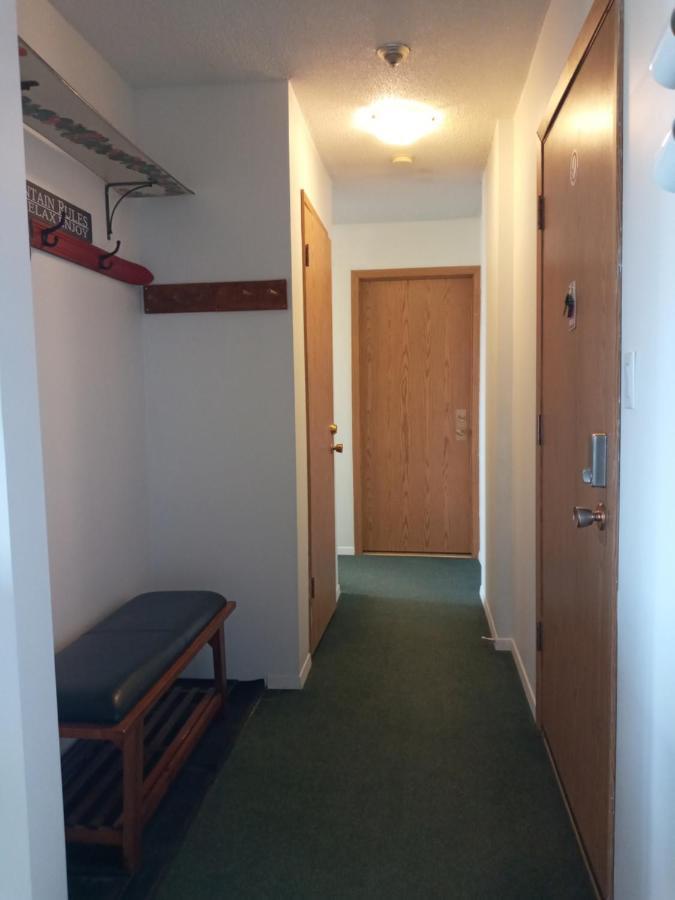 Village Center 2 Bedroom Condo Big White Ski Resort Экстерьер фото